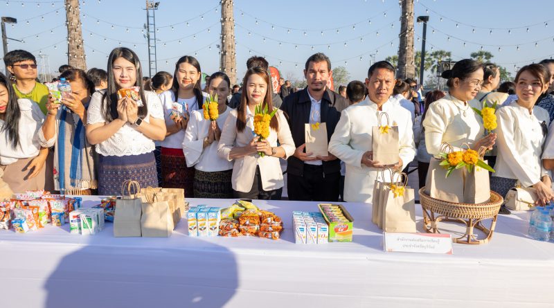 ร่วมพิธีทำบุญตักบาตรเนื่องในวันขึ้นปีใหม่ ปีพุทธศักราช 2569 จังหวัดบุรีรัมย์